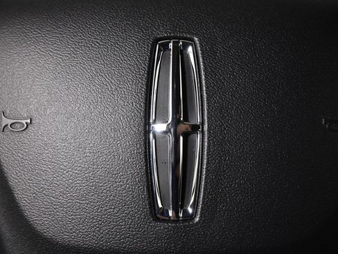 New 2025 Lincoln Corsair AWD w/ Equipment Group 101A image 36