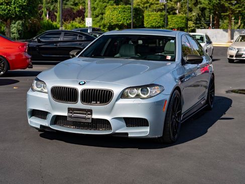 Used 2014 BMW M5 RWD image 4