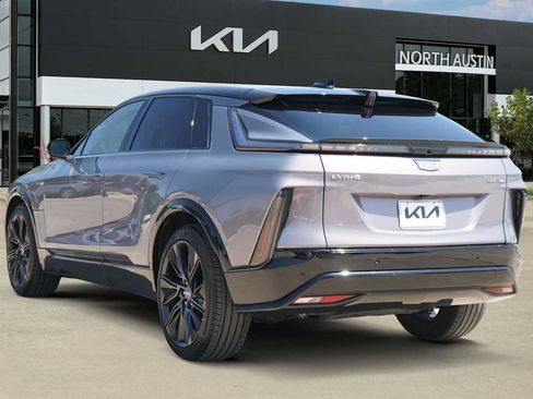 Used 2024 Cadillac Lyriq Sport AWD/4WD image 4