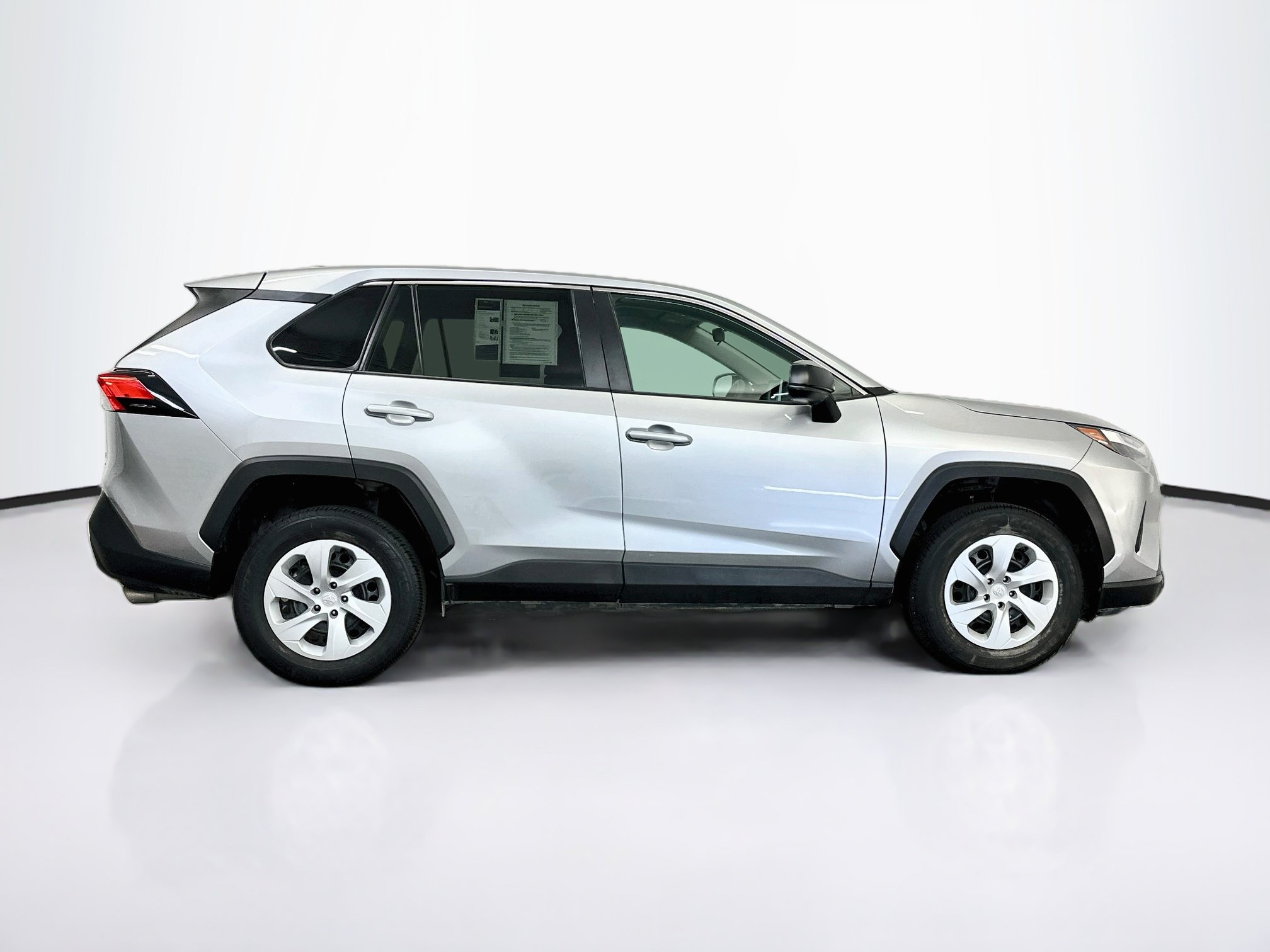 Used 2025 Toyota RAV4 LE AWD/4WD image 10