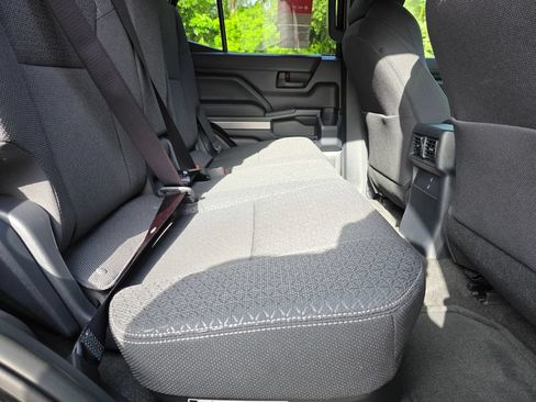 New 2026 Toyota 4Runner SR5 AWD/4WD image 17