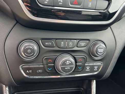 Certified 2021 Jeep Cherokee Limited image 36