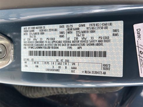 Used 2025 Ford Escape ST-Line image 32