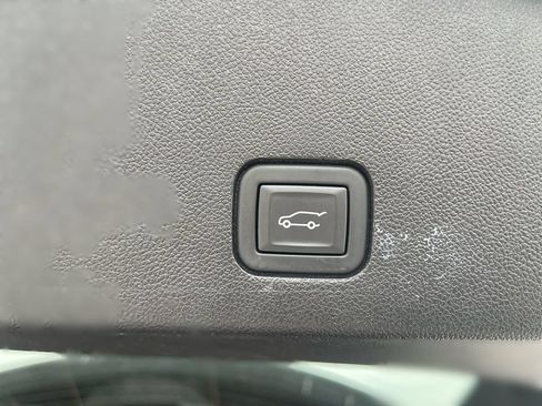 Used 2024 Cadillac XT6 Premium Luxury w/ LPO, Floor Liner Package AWD/4WD image 5