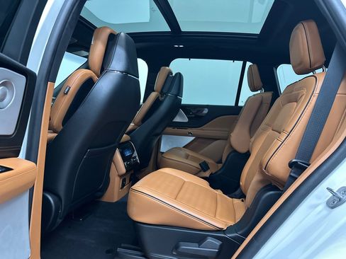 Certified 2023 Lincoln Aviator Black Label w/ Dynamic Handling Package image 19