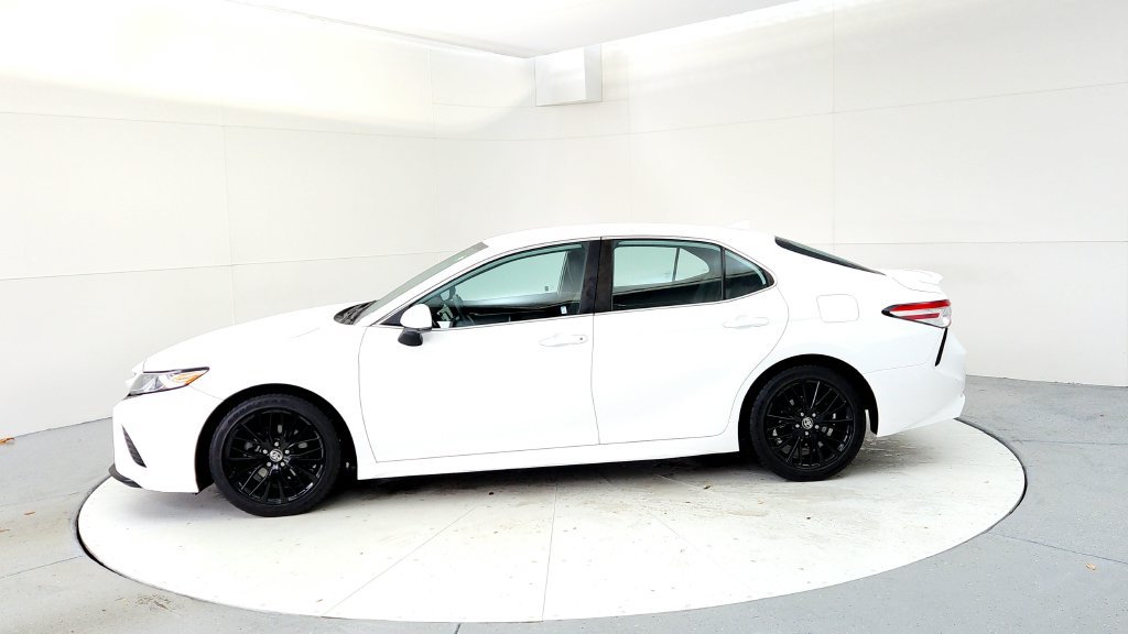 Certified 2020 Toyota Camry SE w/ Carpet Mat Package AWD/4WD image 3