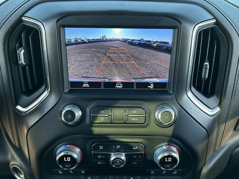 Used 2022 GMC Sierra 2500 AT4 image 14