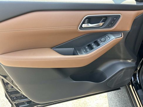 New 2026 Nissan Rogue Platinum w/ Platinum Premium Package AWD/4WD image 18