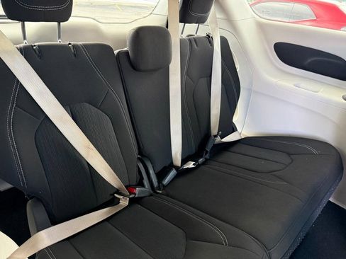 Certified 2023 Chrysler Voyager LX FWD image 8