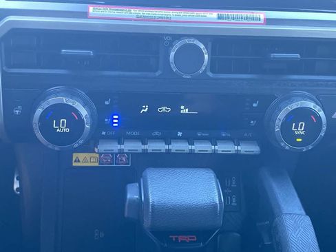 Certified 2024 Toyota Tacoma TRD Sport w/ TRD Sport Premium Package AWD/4WD image 18