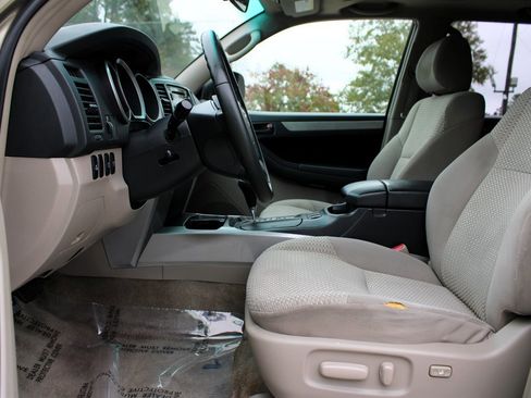 Used 2006 Toyota 4Runner SR5 image 12