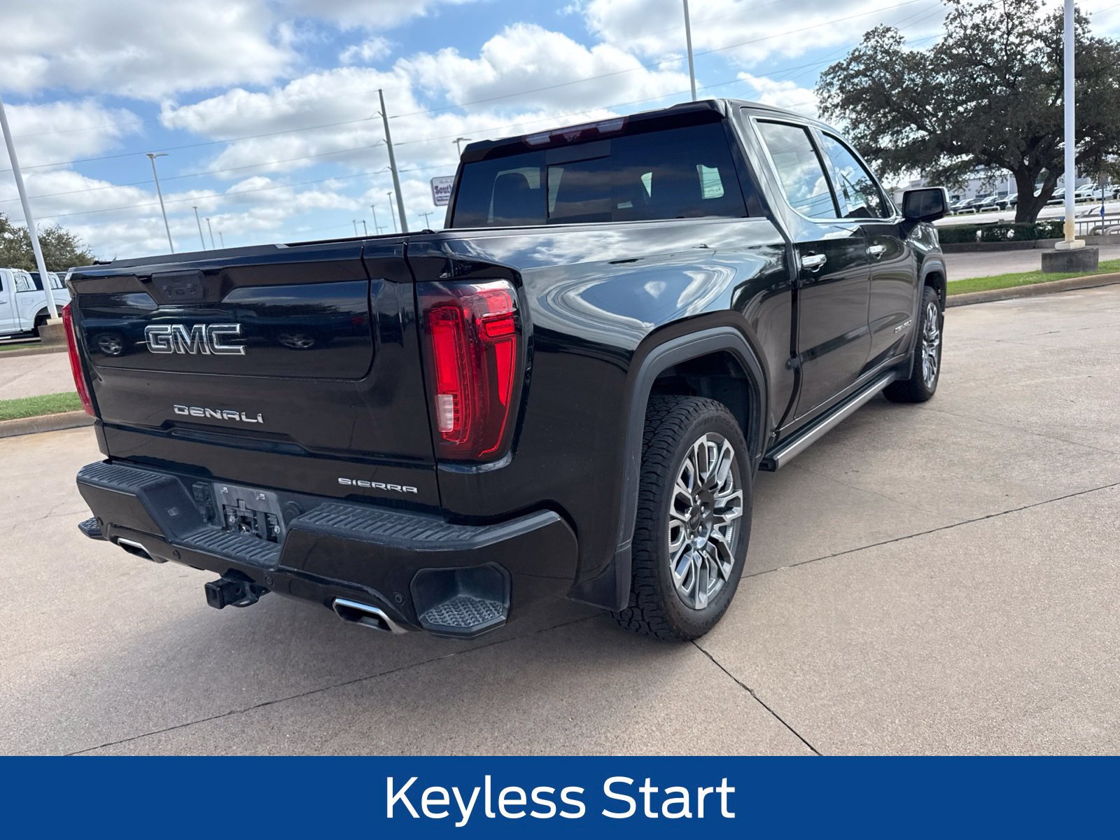 Used 2024 GMC Sierra 1500 Denali Ultimate AWD/4WD image 8