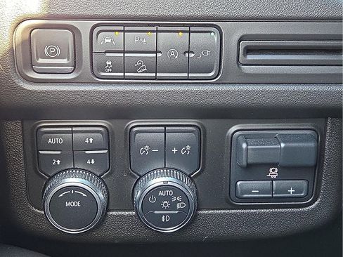 Certified 2022 GMC Yukon AT4 w/ Max Trailering Package image 19