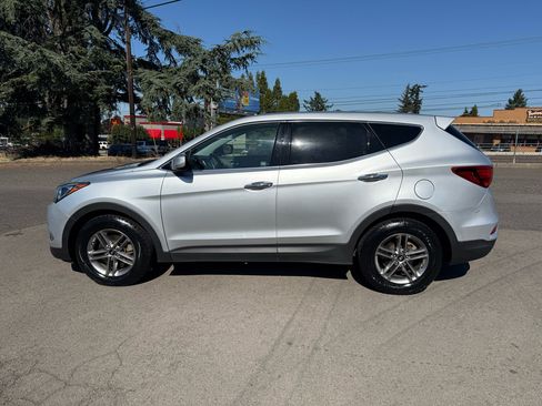Used 2018 Hyundai Santa Fe Sport image 2