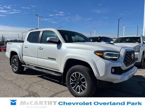 Used 2022 Toyota Tacoma TRD Sport w/ Technology Package image 1