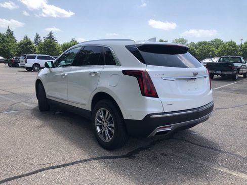 Used 2023 Cadillac XT5 Premium Luxury w/ Technology Package AWD/4WD image 5