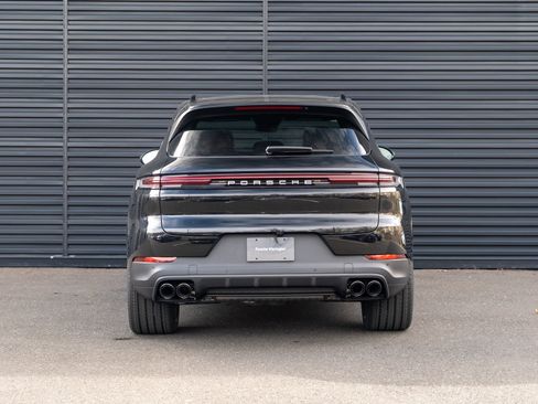 New 2026 Porsche Cayenne AWD/4WD image 7