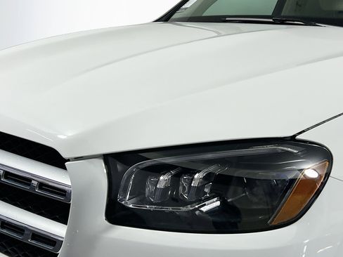 Used 2022 Mercedes-Benz GLS 450 4MATIC image 11