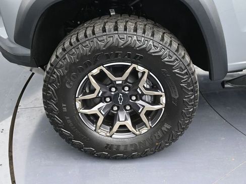 New 2026 Chevrolet Colorado ZR2 w/ Technology Package AWD/4WD image 23
