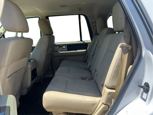 Used 2017 Ford Expedition XLT RWD image 8