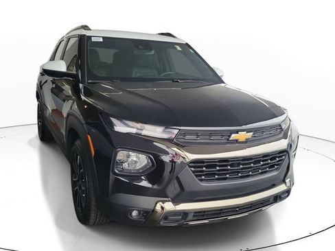 Used 2023 Chevrolet TrailBlazer ACTIV FWD image 2