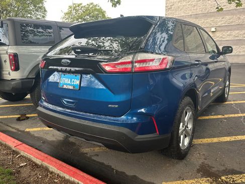 Certified 2022 Ford Edge SE image 4