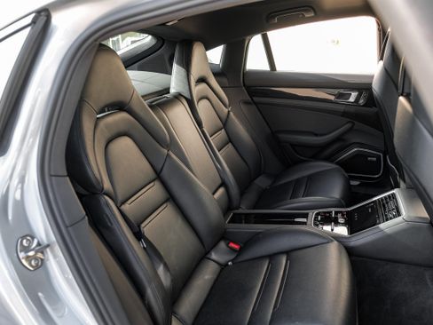 Used 2018 Porsche Panamera image 34