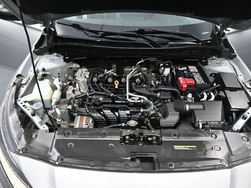 Used 2024 Nissan Altima 2.5 SR FWD image 12