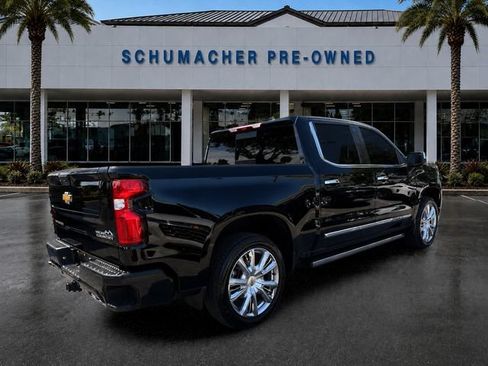 Used 2025 Chevrolet Silverado 1500 High Country AWD/4WD image 7