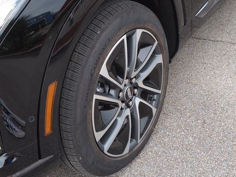 New 2025 Cadillac Optiq Sport 1 w/ LPO, Floor Liner Package image 35