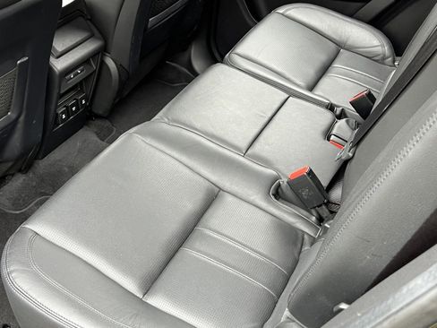 Used 2018 Land Rover Discovery Sport HSE image 18