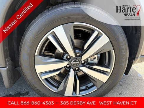 Certified 2025 Nissan Rogue SL w/ SL Premium Package AWD/4WD image 10