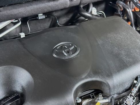 Used 2022 Toyota RAV4 XLE w/ XLE Grade Weather Package AWD/4WD image 41