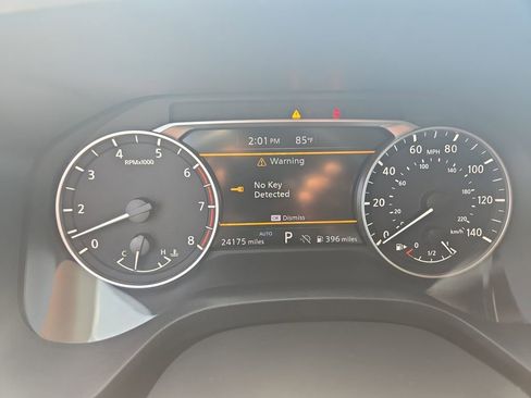 Used 2025 Nissan Rogue SV image 22