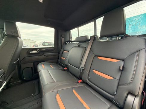 Used 2024 GMC Sierra 2500 AT4 w/ Technology Package AWD/4WD image 12