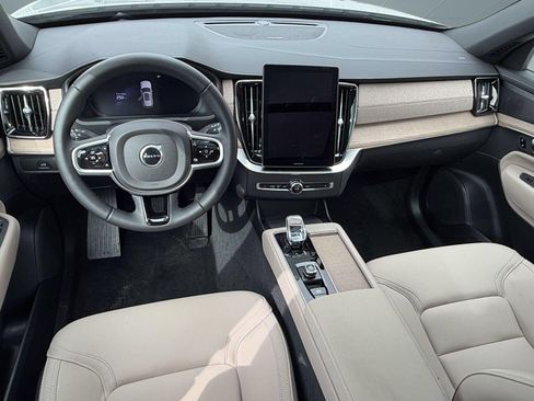 Certified 2026 Volvo XC90 B6 Plus w/ Protection Package Premier AWD/4WD image 15