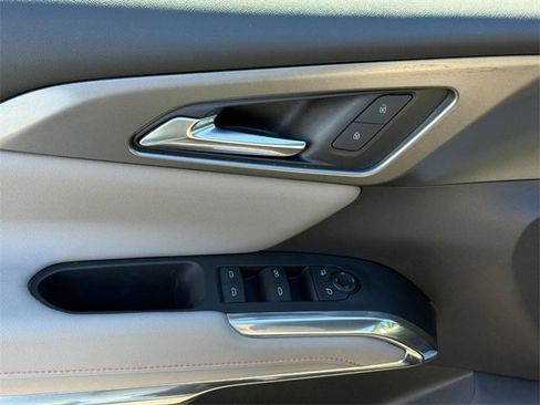 Used 2024 Chevrolet Traverse LT image 16