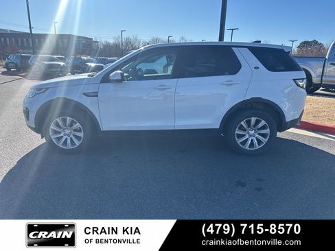 Used 2019 Land Rover Discovery Sport SE image 4
