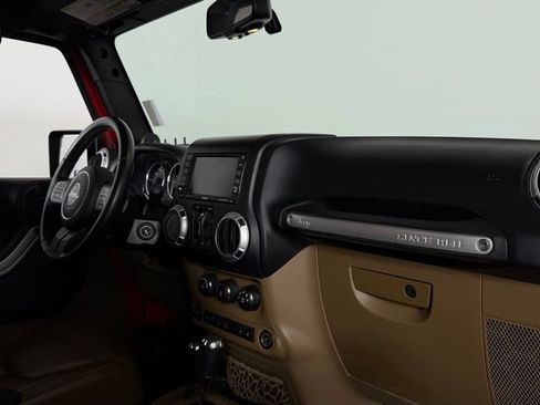 Used 2013 Jeep Wrangler Unlimited Sahara w/ Connectivity Group AWD/4WD image 29