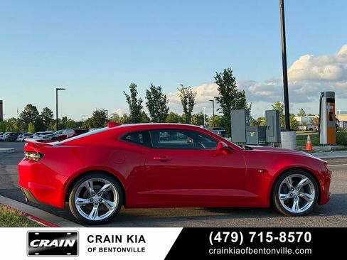 Used 2020 Chevrolet Camaro SS RWD image 8