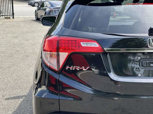 Used 2021 Honda HR-V EX image 12