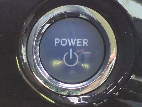 Used 2020 Toyota Prius XLE image 29