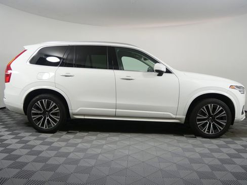 Used 2020 Volvo XC90 T5 Momentum w/ Protection Package FWD image 2