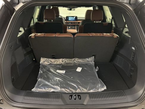 New 2026 Lincoln Aviator Reserve w/ Jet Appearance Package image 37