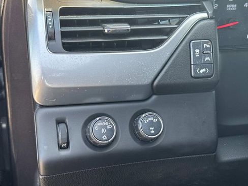 Used 2017 Chevrolet Suburban Premier image 33