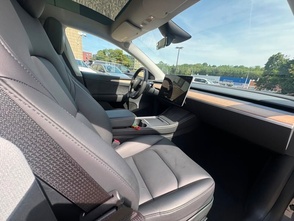 Used 2023 Tesla Model Y Long Range AWD/4WD image 16