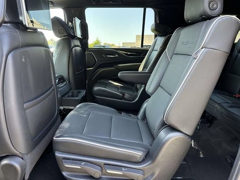Used 2022 Cadillac Escalade ESV Sport w/ Touring Package AWD/4WD image 9