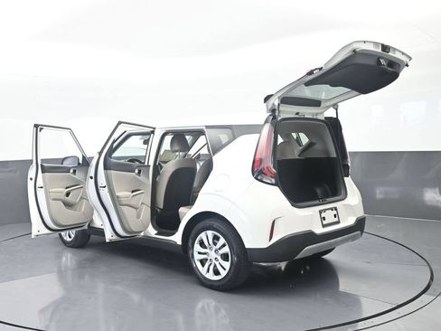 Used 2023 Kia Soul LX FWD image 71