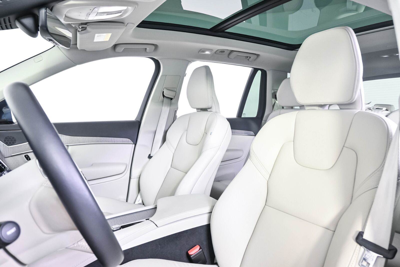 Certified 2024 Volvo XC90 B6 Plus w/ Protection Package AWD/4WD image 5