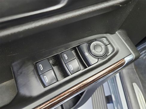 Used 2021 GMC Sierra 1500 Elevation image 18